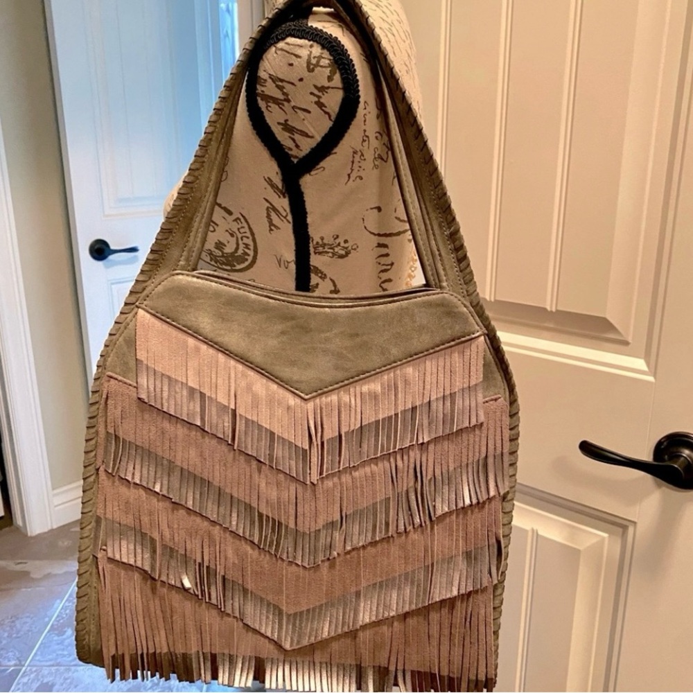 Steven Fringed Shoulder Bag in Gray